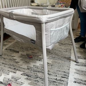 Chicco LullaGo Anywhere Portable Basinet